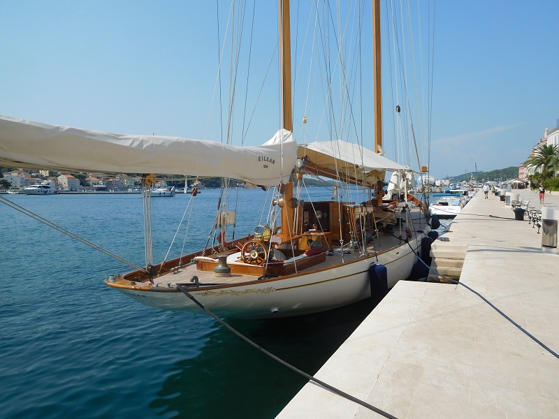 Segelyacht