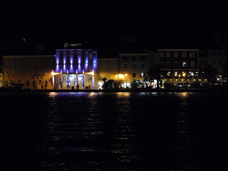Museum bei Nacht
