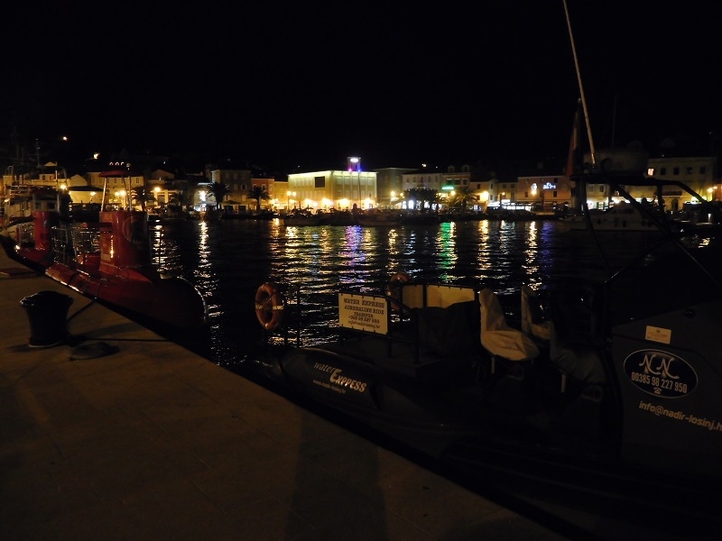 Hafen bei Nacht